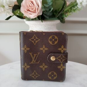 Louis Vuitton Compact Zippy Wallet